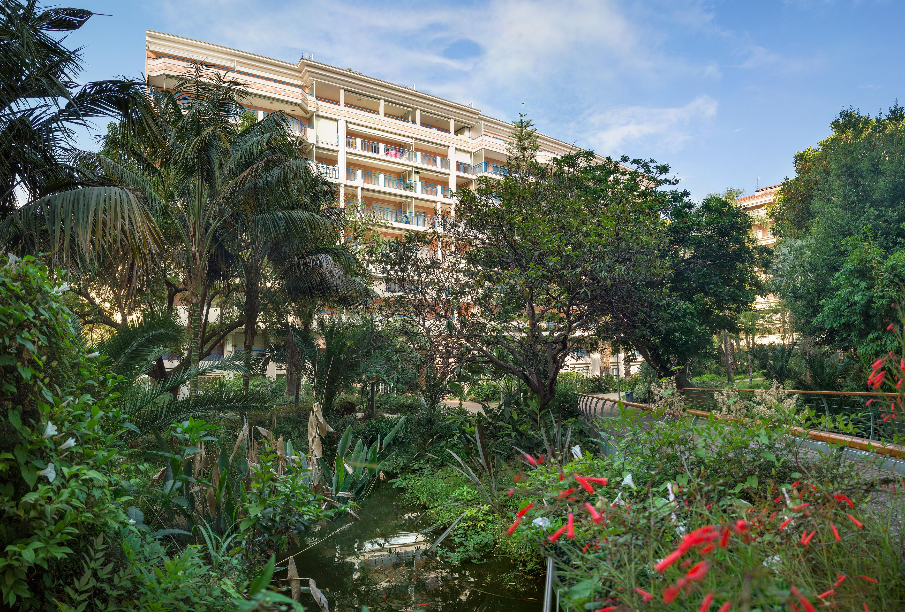 Pierre & Les Rivages Du Parc Apart Otel